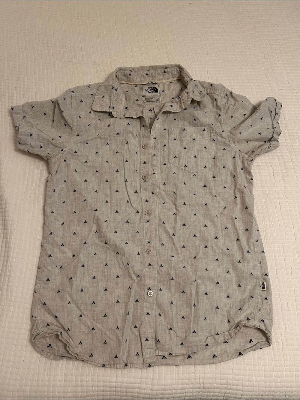 The North Face Light Gray Short Sleeve Button-Up Shirt with Navy Triangle Print